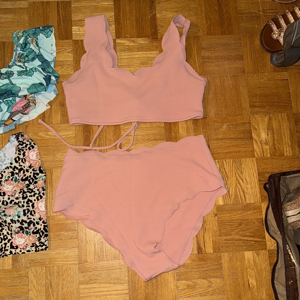 Bathing suit bundle - Picture 2 of 7